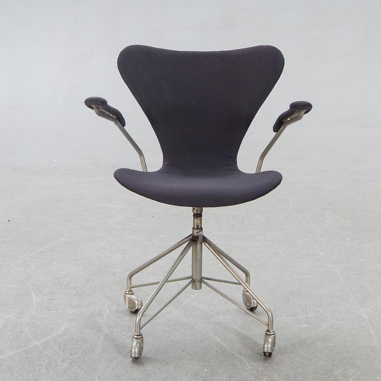 Arne Jacobsen, skrivbordsstol "Sjuan" Fritz Hansen 1958.