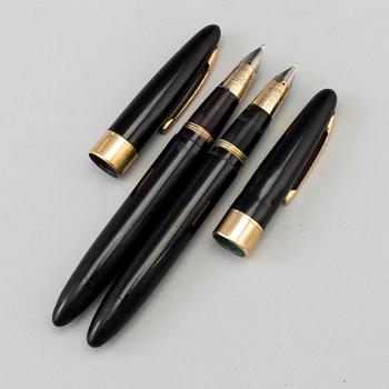 TWO SHAEFFER PEN CO FOUNTAIN PENS, first half of the 20th century.