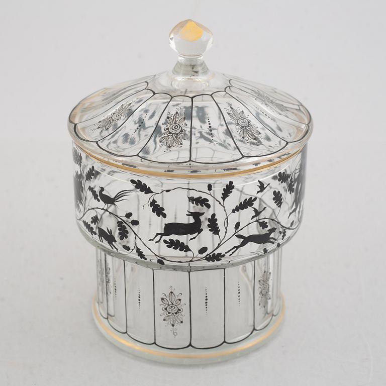 Adolf Beckert, tillskriven, bonbonjär, glas, Steinschönau, 1910-20-tal.