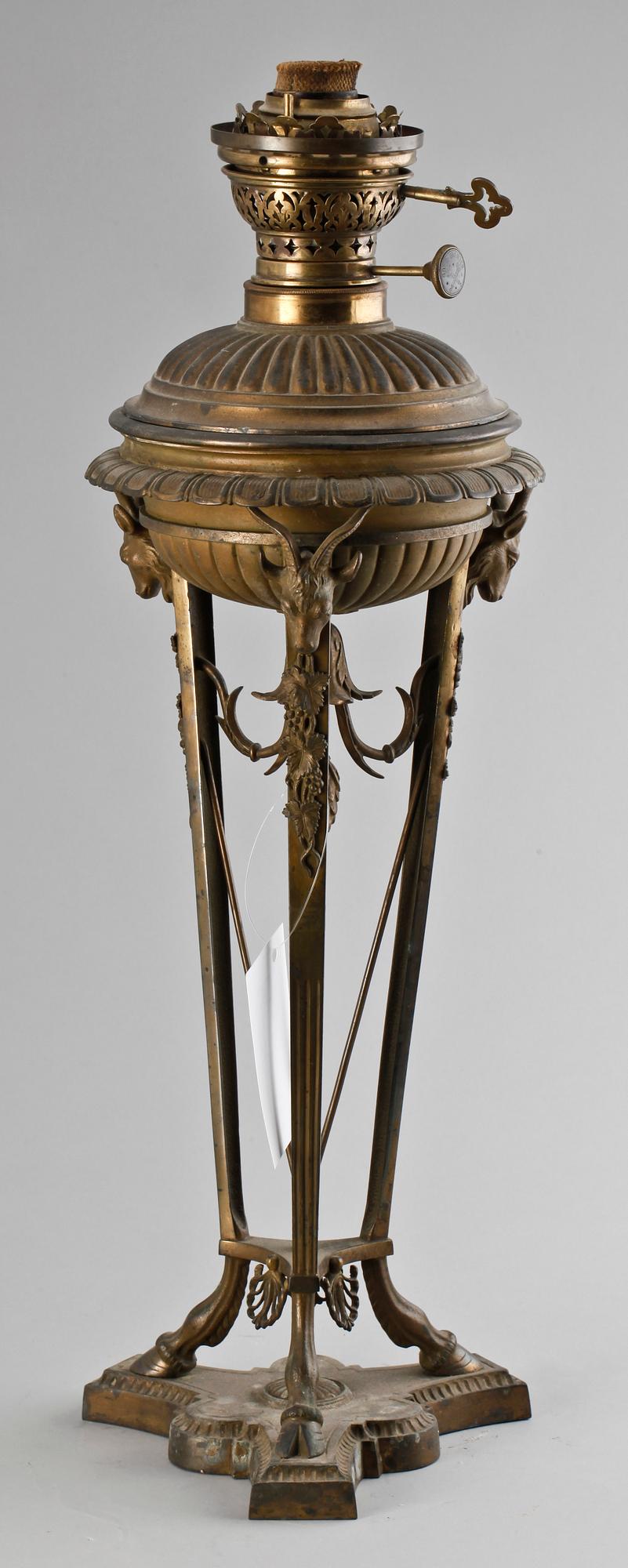 FOTOGENLAMPA, mässing, empirstil, troligen Tyskland, omkring 1900.