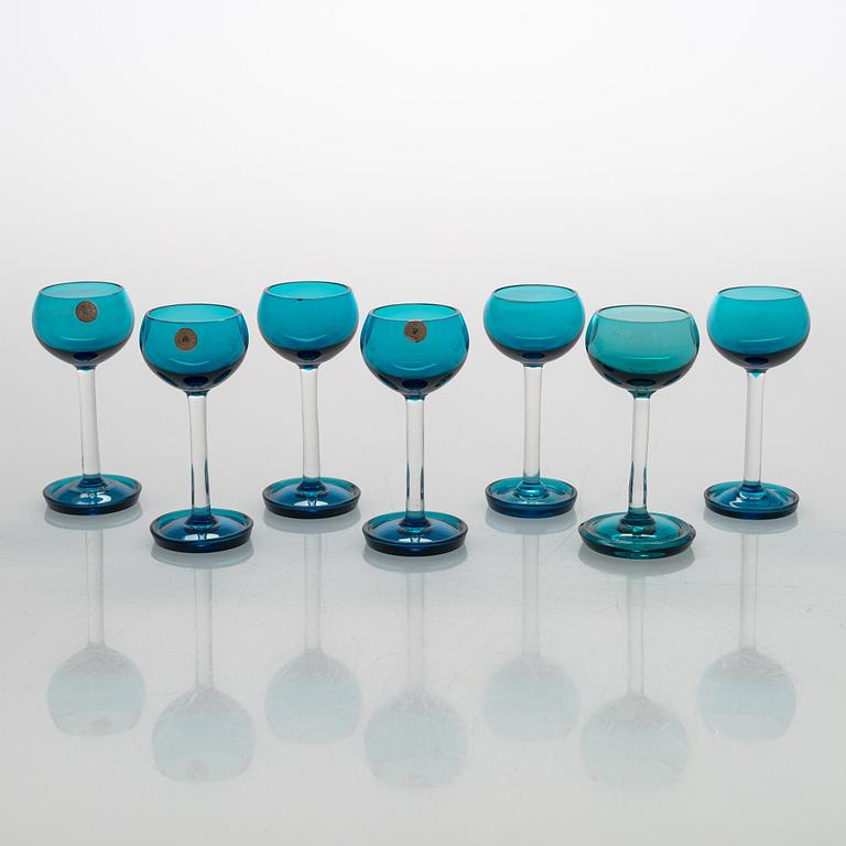 Nanny Still, a 24-piece 'Harlequin' glassware for Riihimäen Lasi Oy.