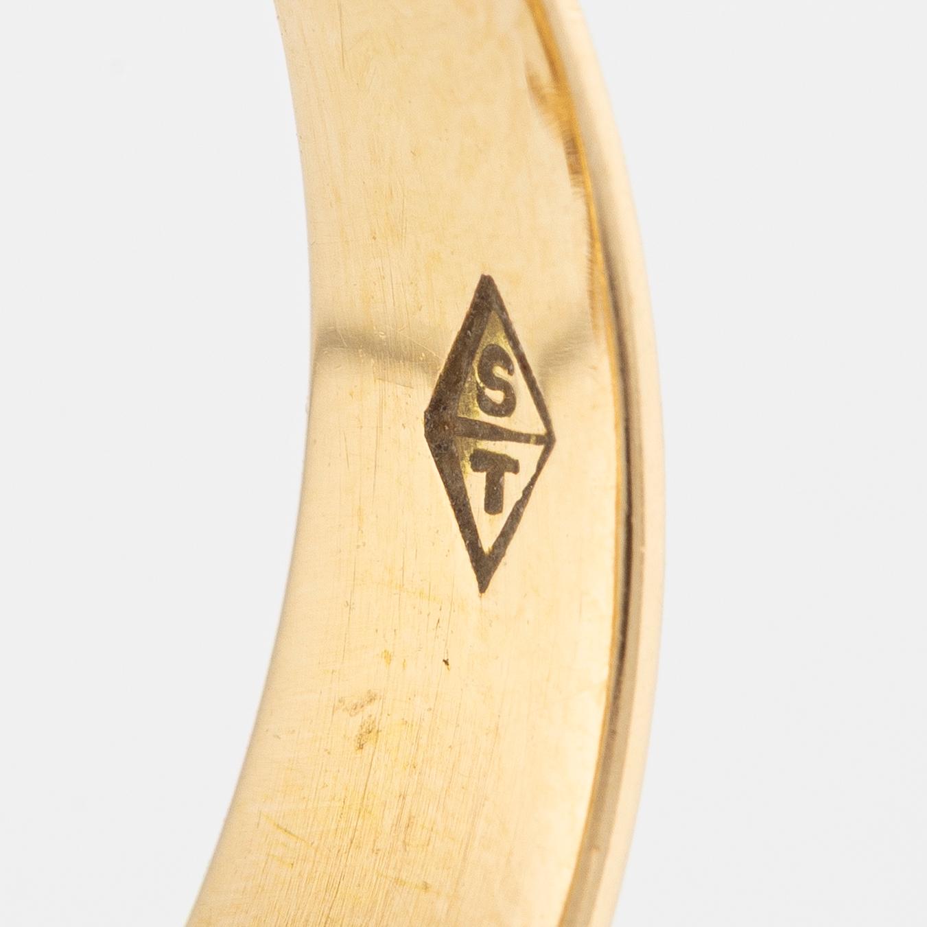 Ring 14K gold with opals.