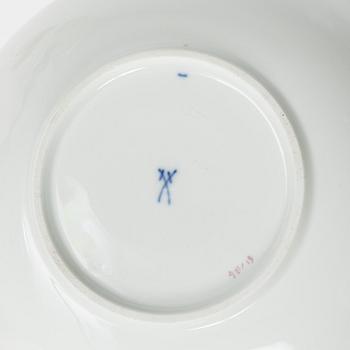 Meissen, Servisdelar, åtta stycken, främst 1800-tal.