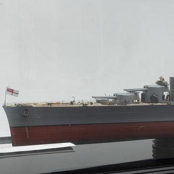 A plastic scale model of battlecrusier HMS Hood, 1:200.