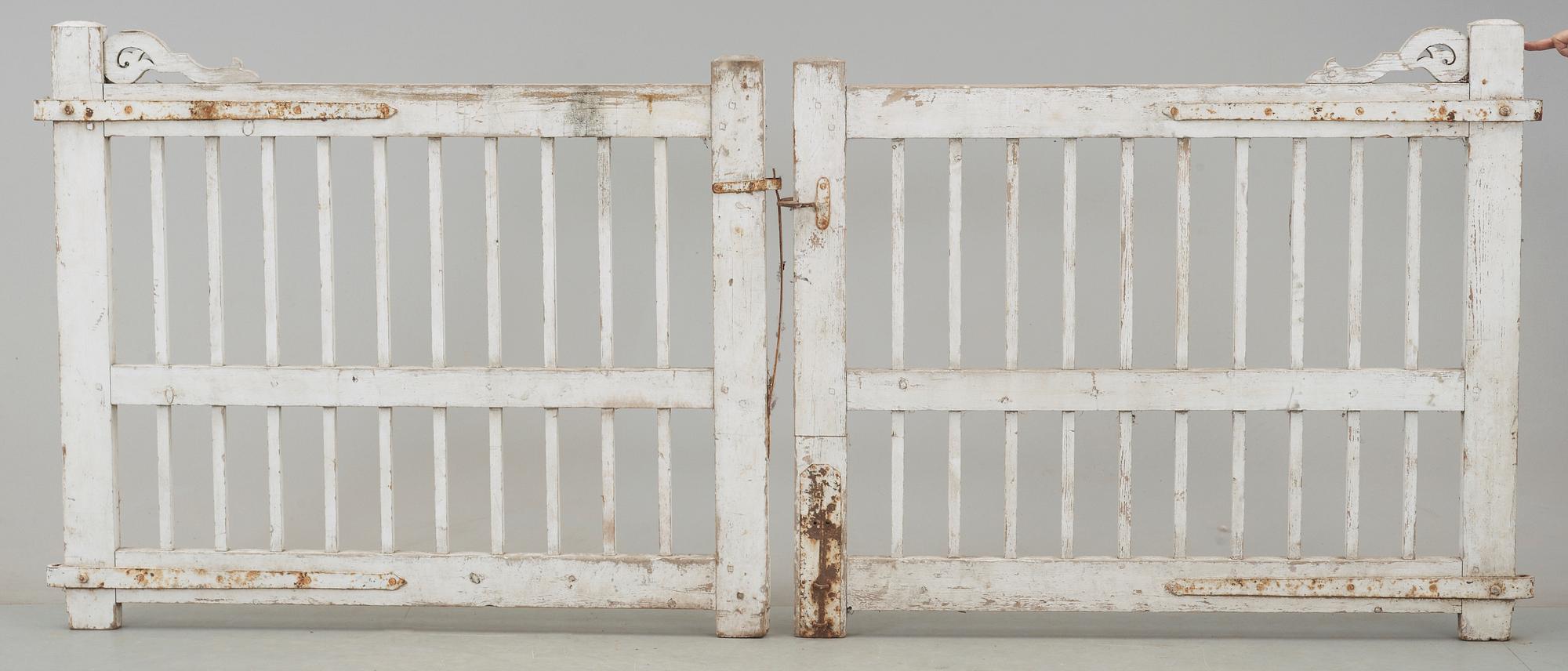 GRINDAR, ett par, 1900-talets början.