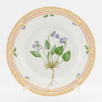 Plate "Flora Danica" Royal Copenhagen, Denmark 1963.