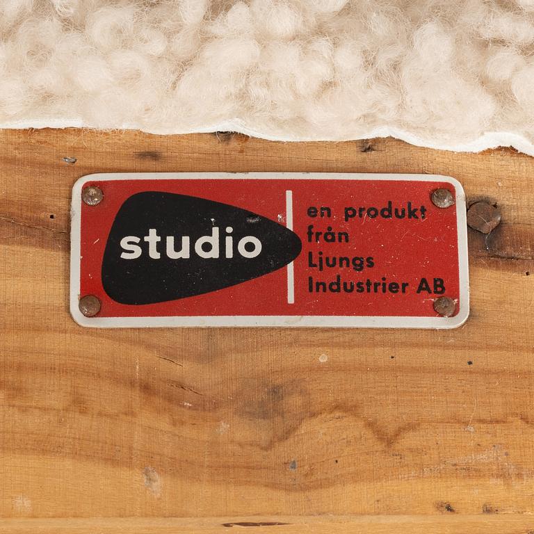 Alf Svensson, fåtöljer, ett par, "TeVe", Bra Bohag, Studio Ljungs Industrier AB, Malmö, 1950-tal.