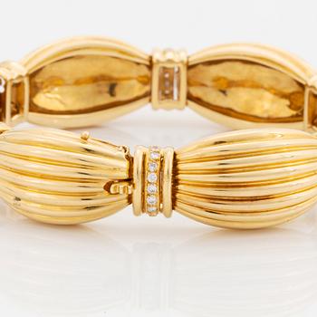 Armband 18K guld med runda briljantslipade diamanter.