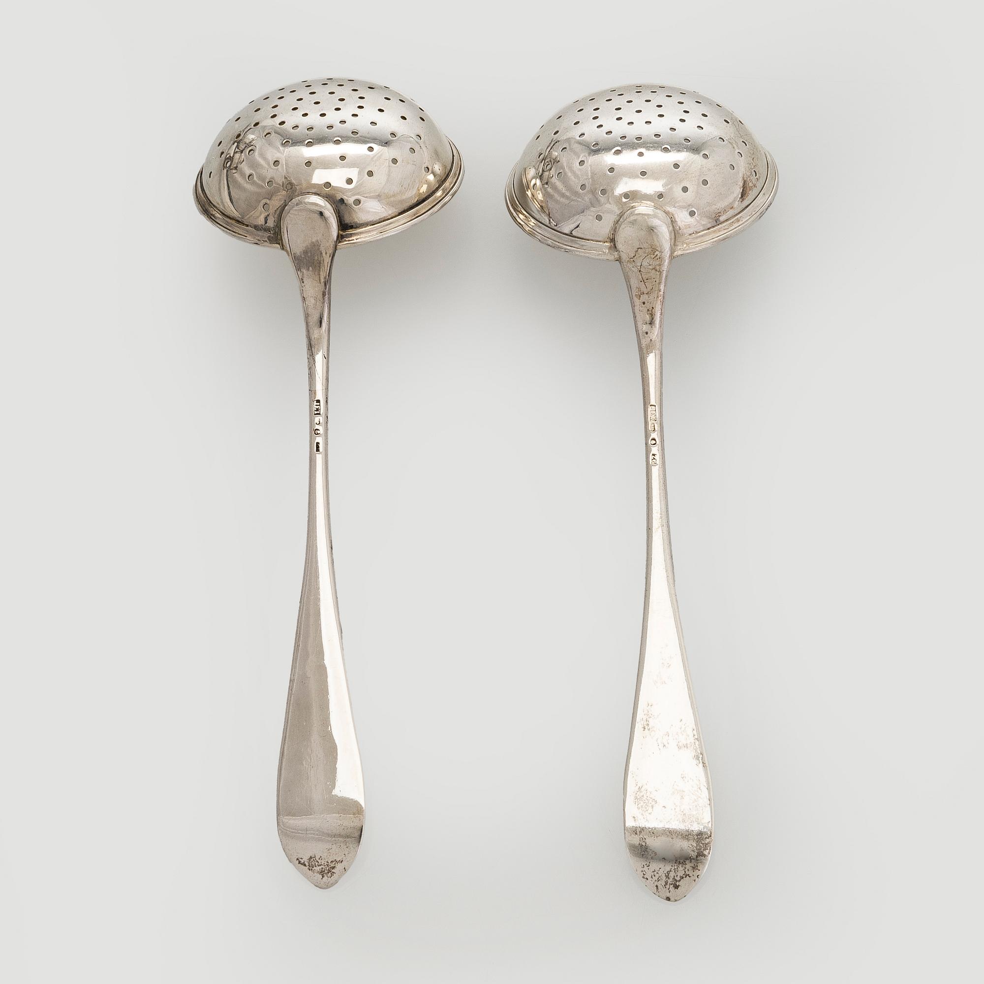 Sokerikkopari, vadit ja sirotinlusikat, hopeaa, JE Torsk, Tukholma 1902.