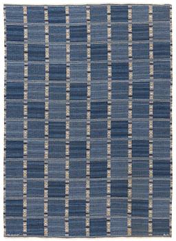 419. Barbro Nilsson, A carpet, "Falurutan blå", rölakan, ca 303 x 218 cm, signerad AB MMF BN.