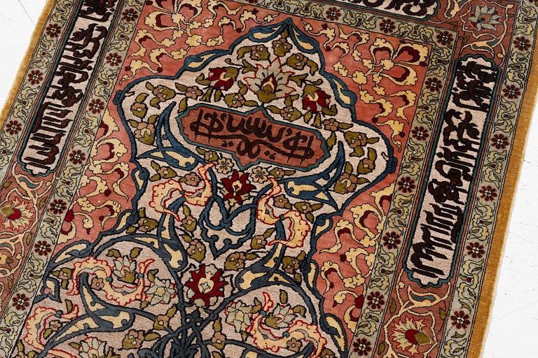 A silke hereke (souf), c. 92 x 64 cm.