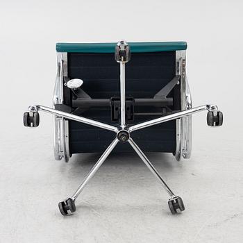 Charles & Ray Eames, skrivbordsstol, modell EA 117, Vitra,