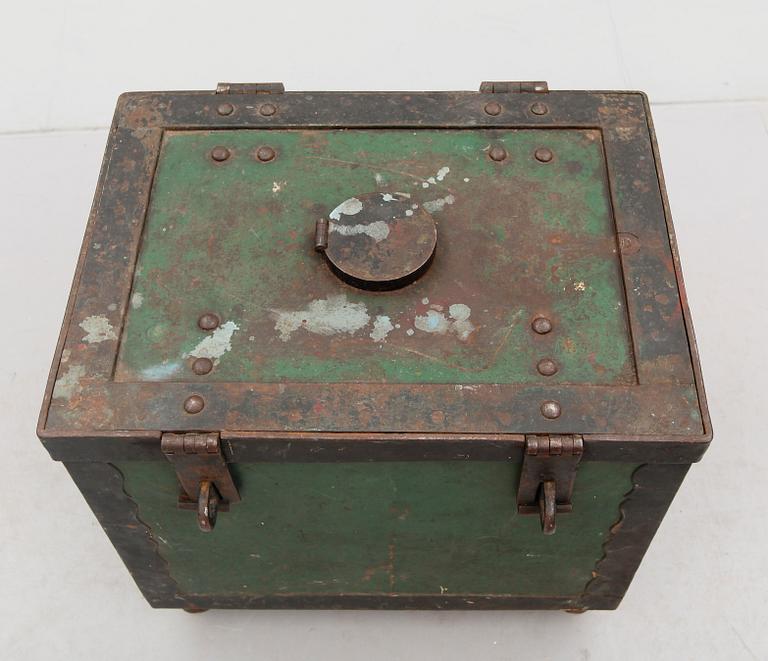 KASSAKISTA, järn, 1800-talets första hälft.