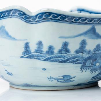 A blue and white pillow shaped bowl, Qing dynasty, Qianlong (1736-95).