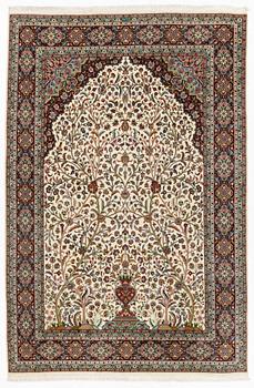 Matta, Täbris part silk, ca 266 x 176 cm.