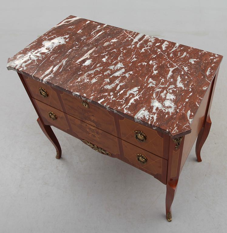 BYRÅ, gustaviansk stil, 1900-talets andra hälft.