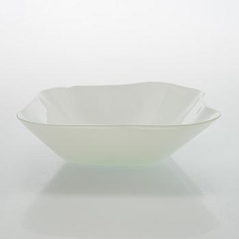 Alvar Aalto, 1 osa lasiveistoksesta, ”Aallon-kukka” 9767C, signeerattu Alvar Aalto Karhula.