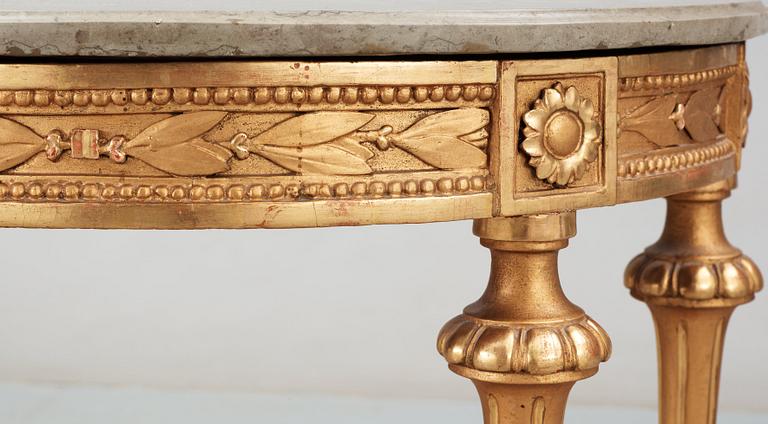 KONSOLBORD. Stockholmsarbete, 1700-talets slut. Gustavianskt.