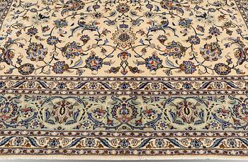 A carpet, Kashan, ca 474 x 320 cm.