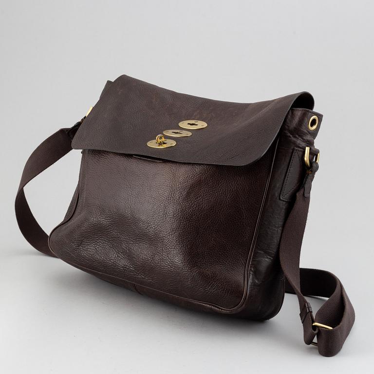 Mulberry, a 'Brynmore' messenger bag.