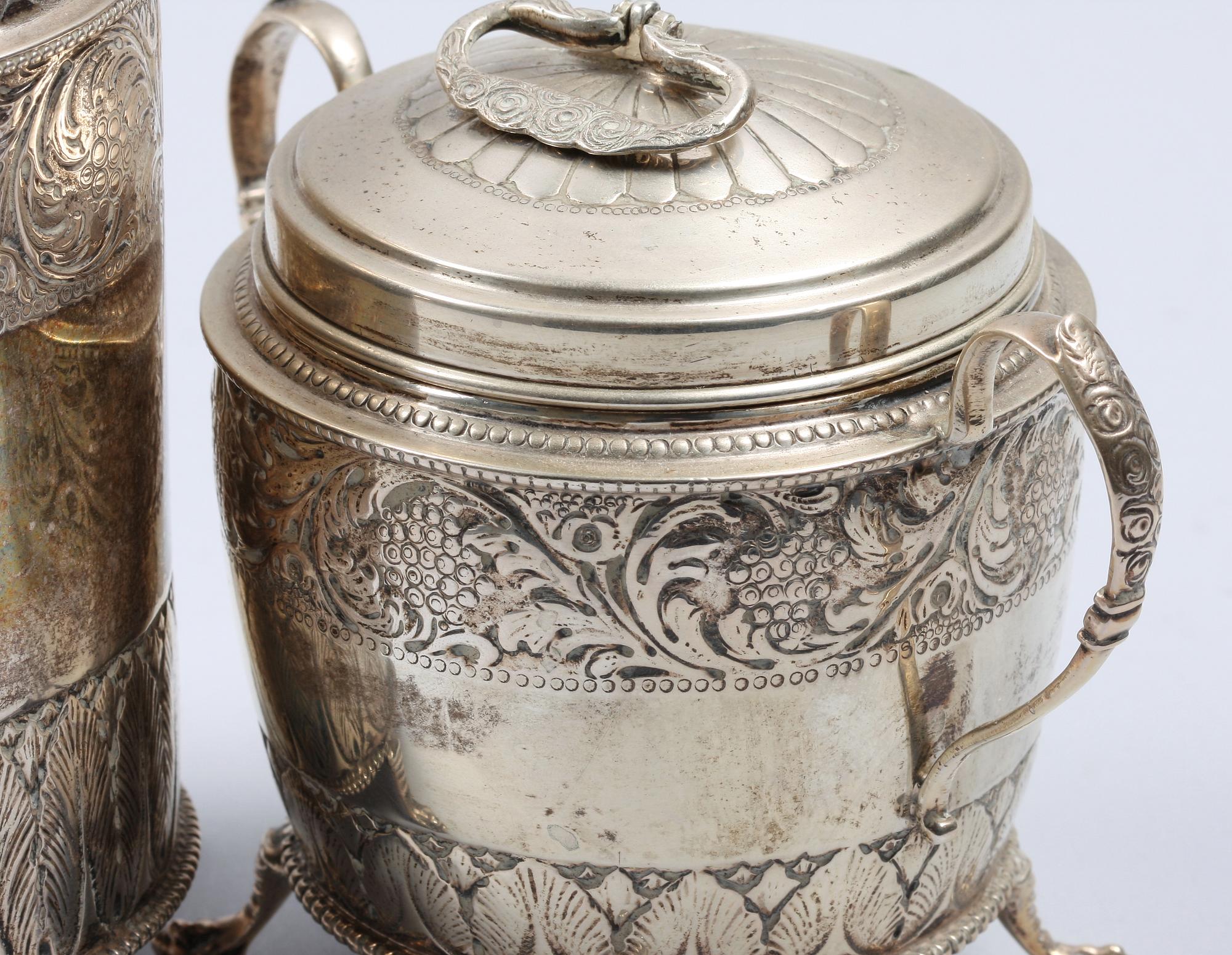 KAFFEKANNA SAMT SOCKERSKÅL, silver, gustaviansk stil, Nordeuropa, svenska importstämplar. 1800/1900-tal.
