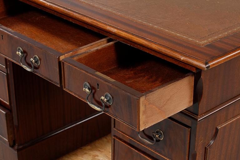 SKRIVBORD, England, 1900-tal.