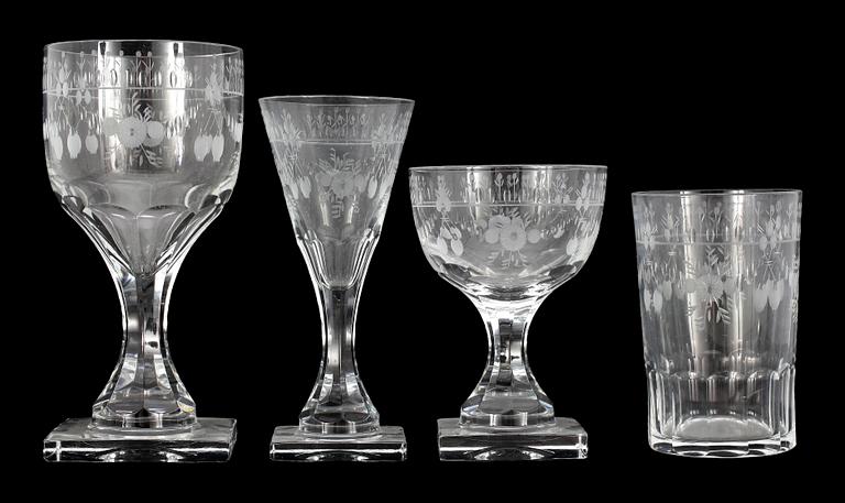 GLASSERVIS, 42 delar, 1900-talest andra hälft.