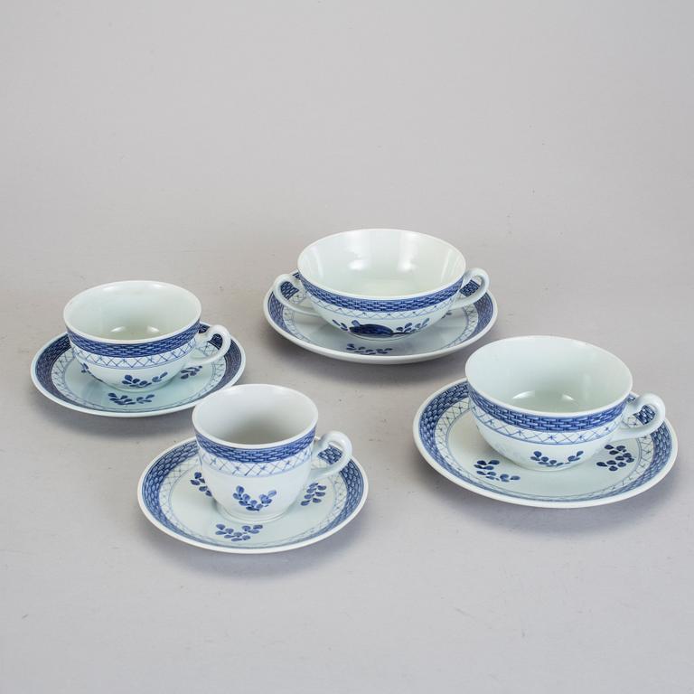 MATSERVIS, 69 delar, fajans, Aluminia, "Tranquebar", Danmark 1900-tal.