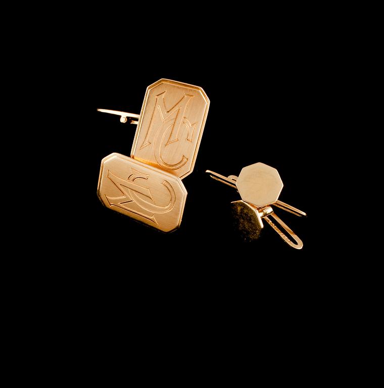 MANSCHETTKNAPPAR, ett par samt FRACKKNAPPAR, ett par, 18K guld, delvis Kaplans, Stockholm, 1963. Vikt 14,7 g.
