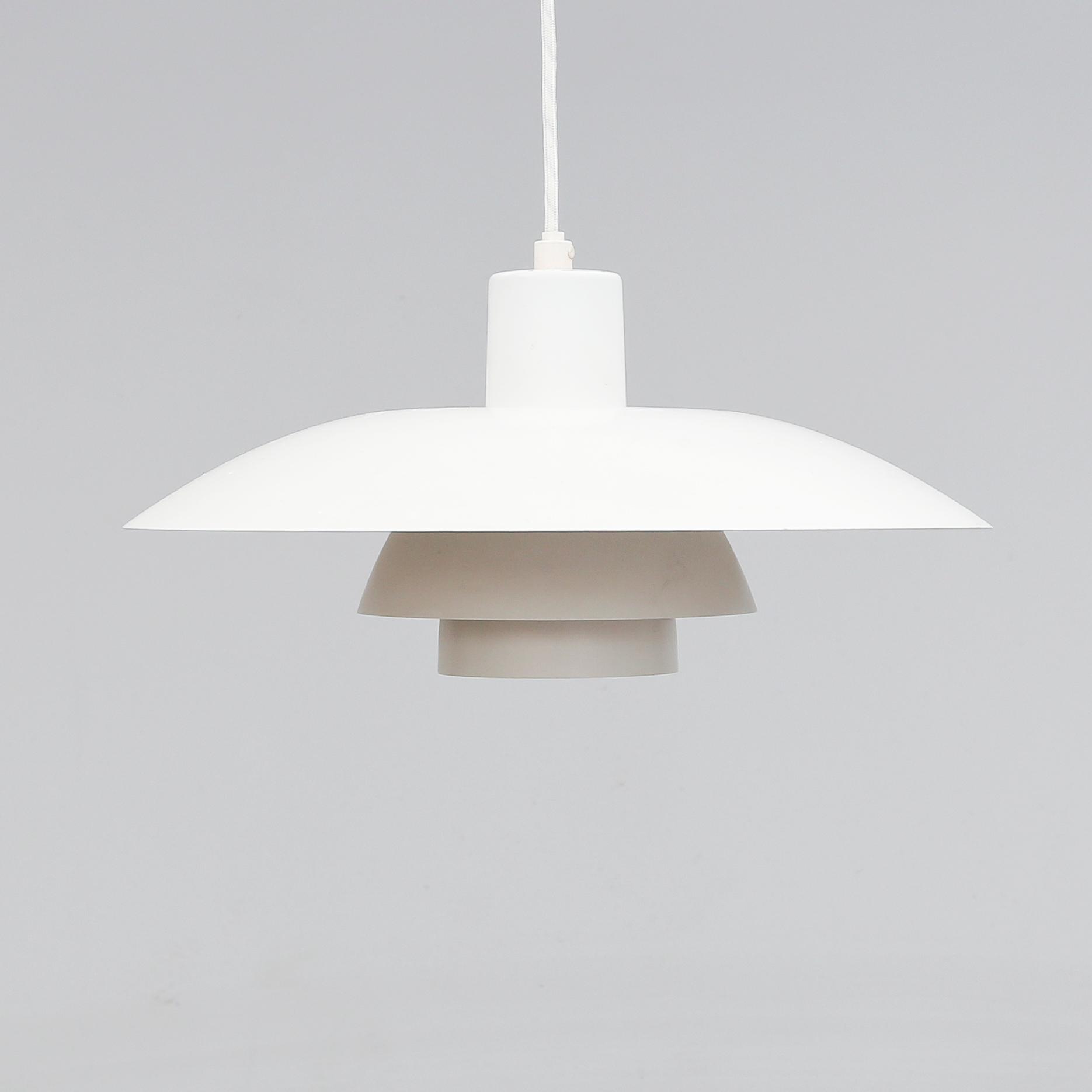 TAKLAMPA, PH-lampa, Paul Henningsen, Louis Poulsen, 1900-talets andra hälft.