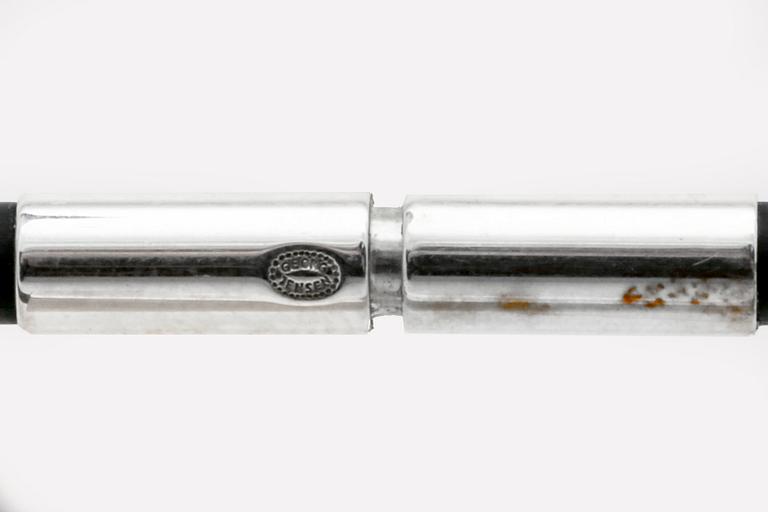 Georg Jensen hänge/brosch på gummi-vajer, sterling silver, ca 4 x 4 cm, längd ca 45 cm, nr 432.