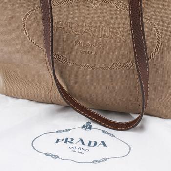 HANDVÄSKA, Prada, Milano, Italien, 2000-tal.