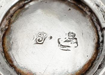 BÄGARE, 1 par, silver, Lars Castman, Vimmerby 1739-1784. Vikt ca 56 gram.
