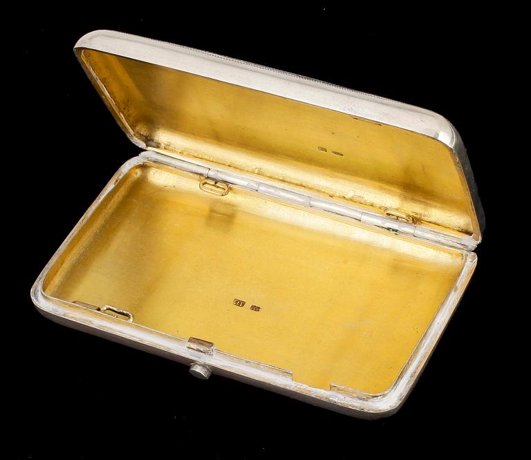 CIGARETTETUI, silver, Trol. Moskva, 1800-talets slut. Ca 118g.