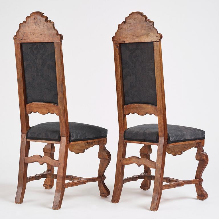 A pair of Dutch Baroque chairs, first part of the 18th century.