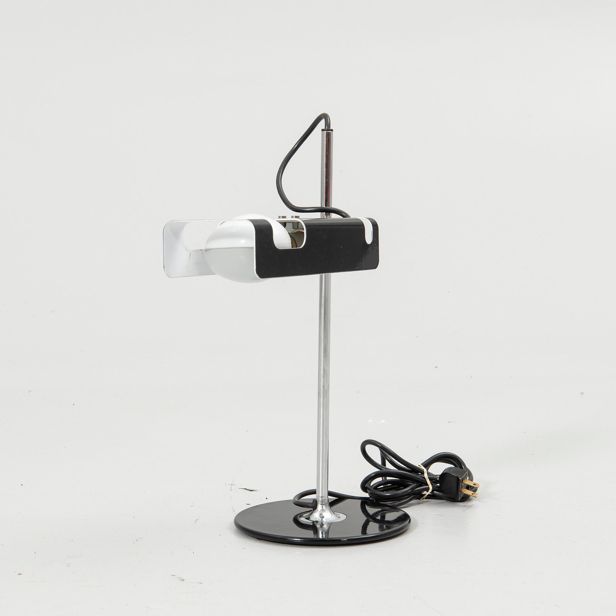 Joe Colombo, Table lamp, “Spider”, Oluce, Italy.