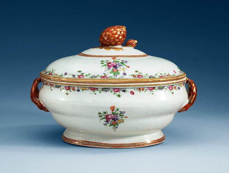 A famille rose tureen with cover, Qing dynasty, Qianlong (1736-95).