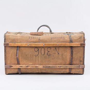 A FRENCH LEATHER CASE, 19th century.