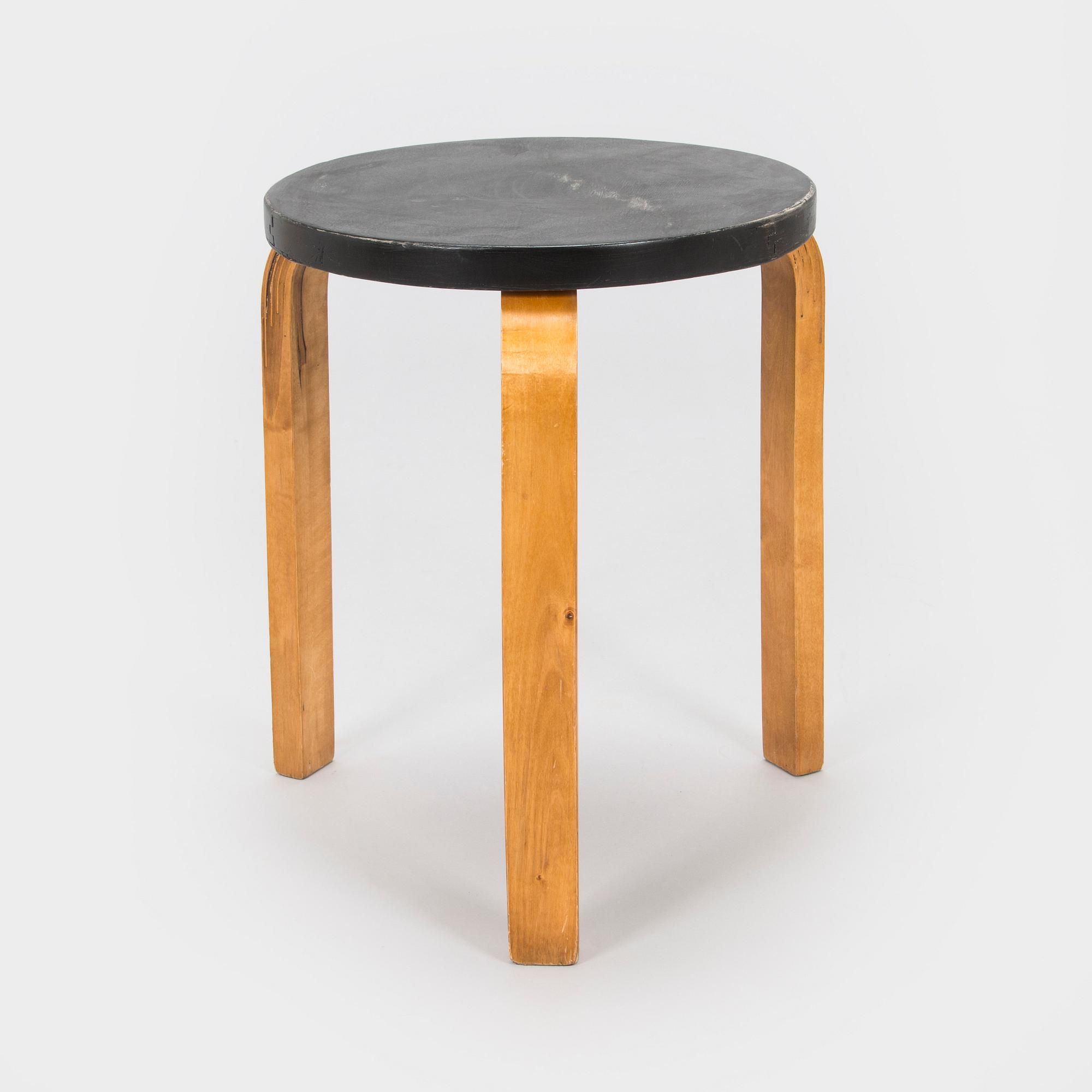 Alvar Aalto, pall, modell 60, för O.Y. Huonekalu- ja Rakennustyötehdas A.B. 1930-tal.