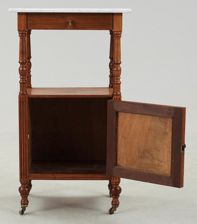 SÄNGBORD, nyrenässans, 1800-talets slut.