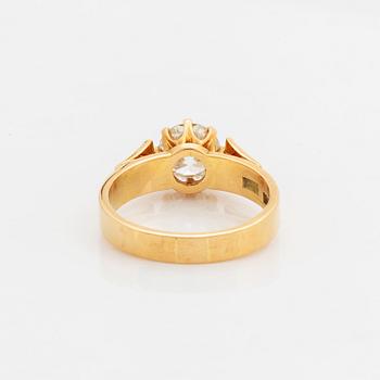 Old-cut diamond ring.