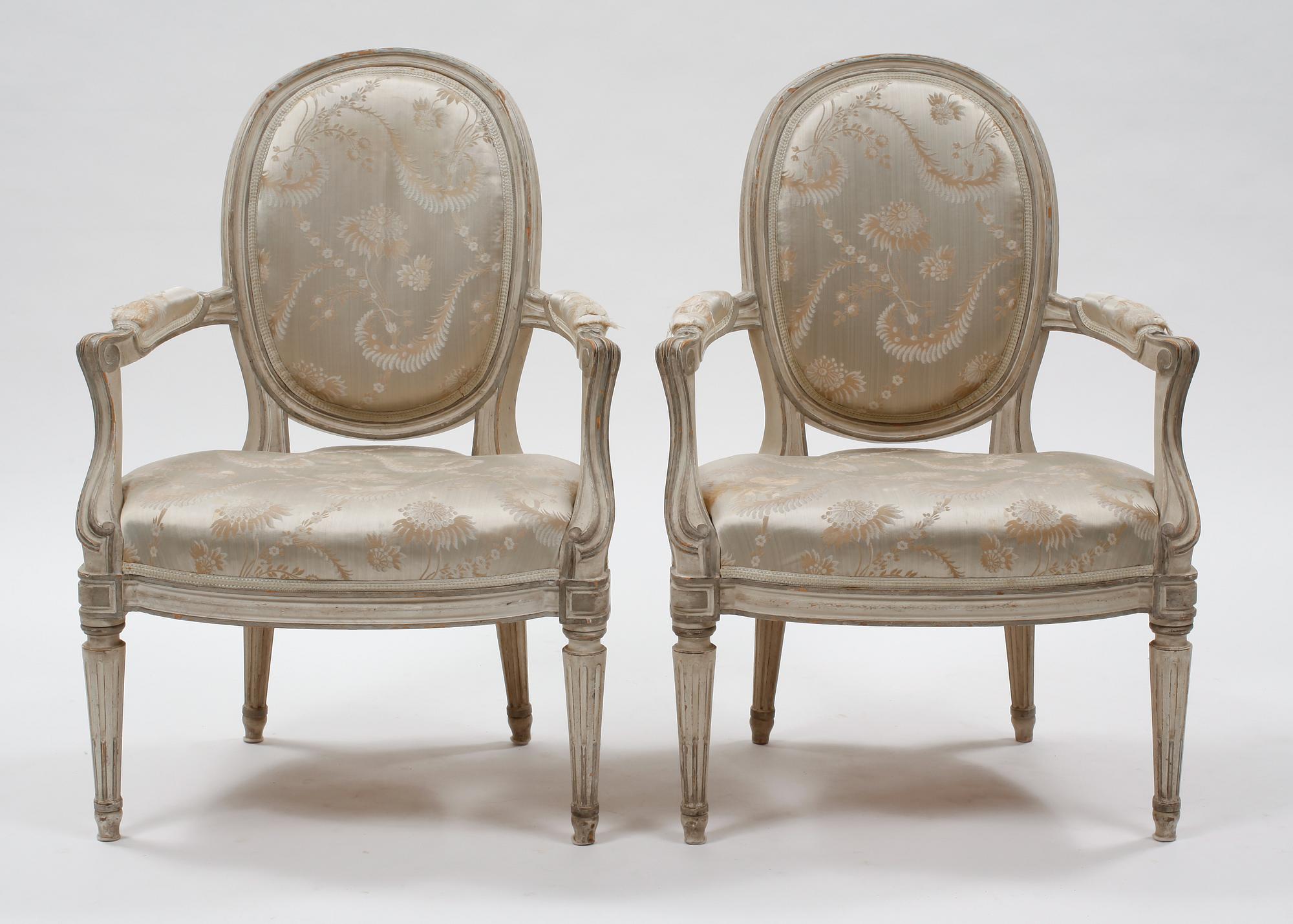 KARMSTOLAR, ett par, Louis XVI-stil, 1900-talets första hälft.