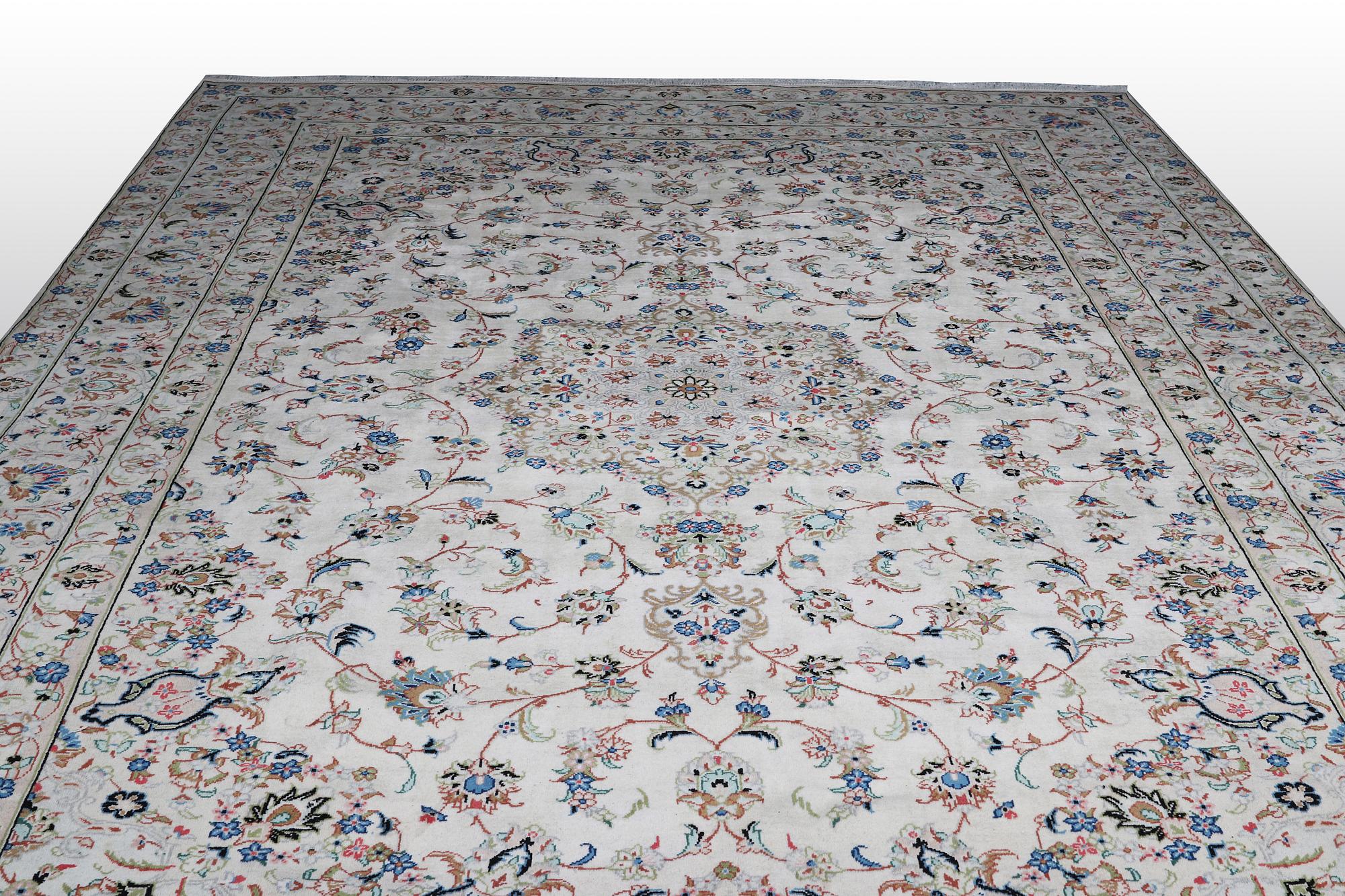 A CARPET, Kashan, signerad Kashan Frothan, ca 390 x 295 cm.