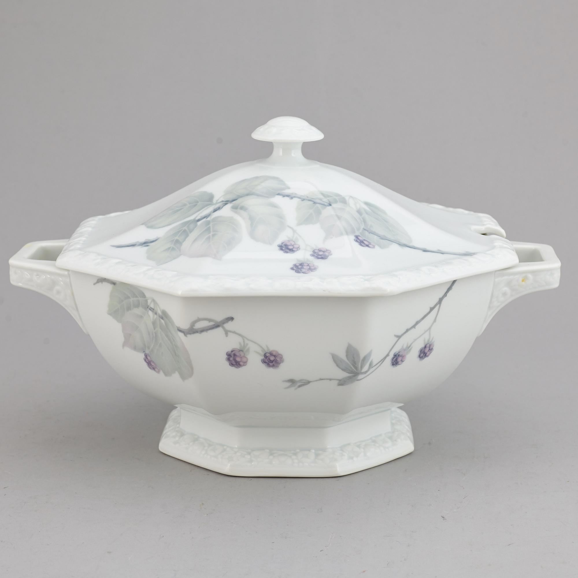 A Rosenthal, Maria Björnbär dinner service, 20th Century. (73 pieces).