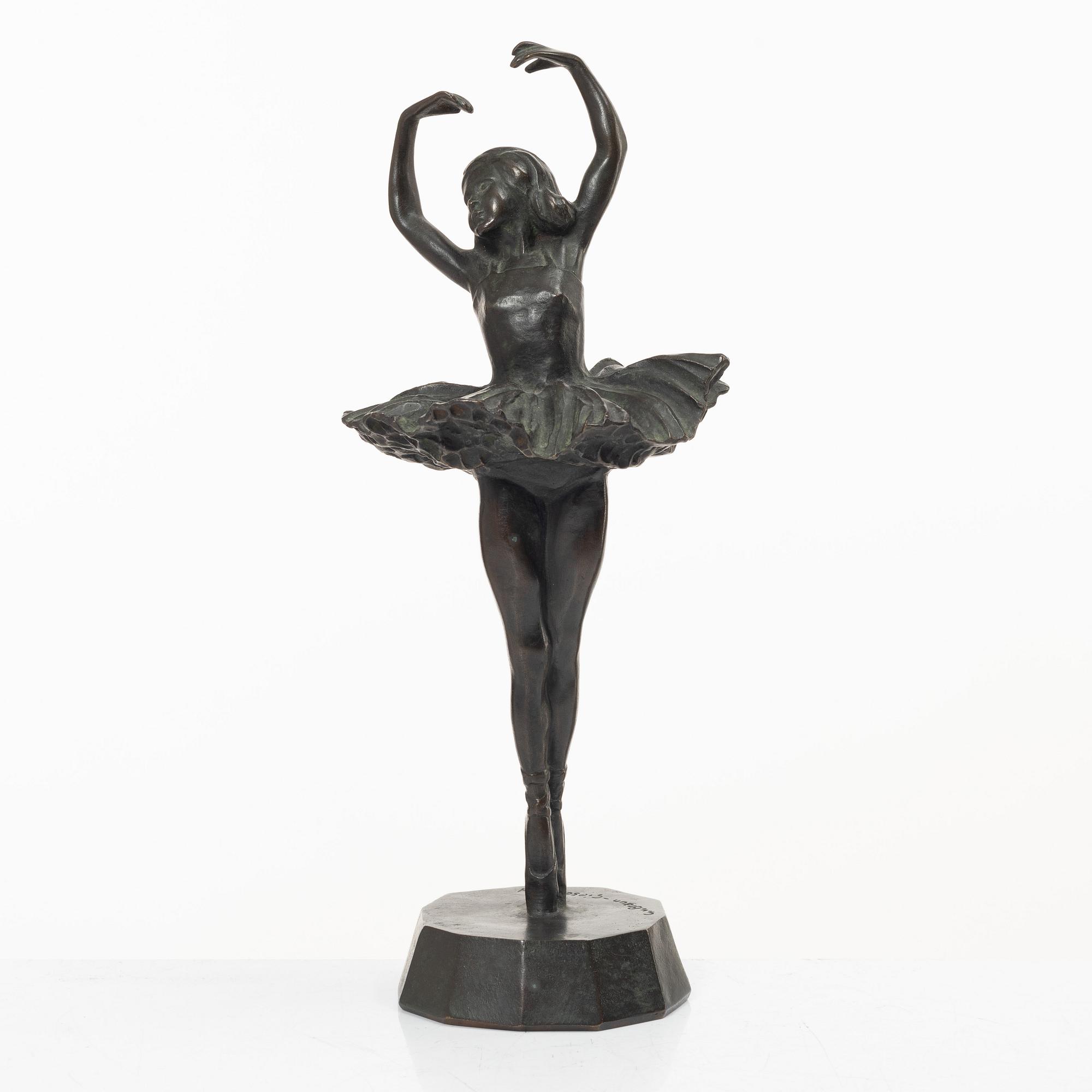 Greta von Braun-Gisenfeld, Dancer.
