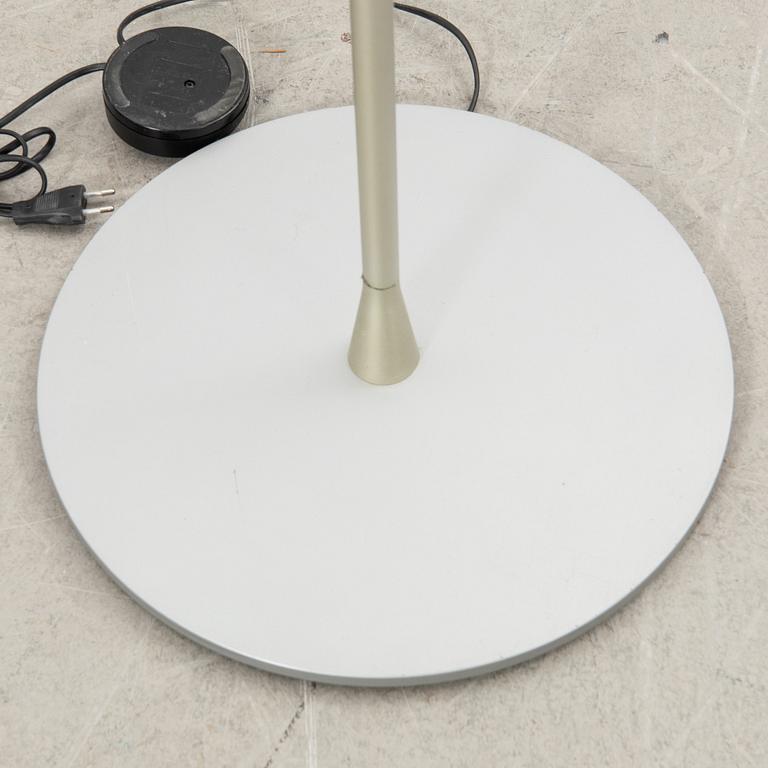 Jasper Morrison, golvlampa, "Glo-ball" för Flos, 2000-tal.