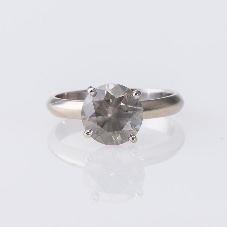 RING, 14K vitguld, briljantslipad diamant ca. 2,75 ct. Vikt 3,5 g.