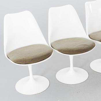 EERO SAARINEN, FIVE CHAIRS , "Tulip", Knoll International, USA.
