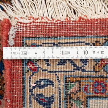 Matta, möjligen östeuropa, ca 324 x 235 cm.