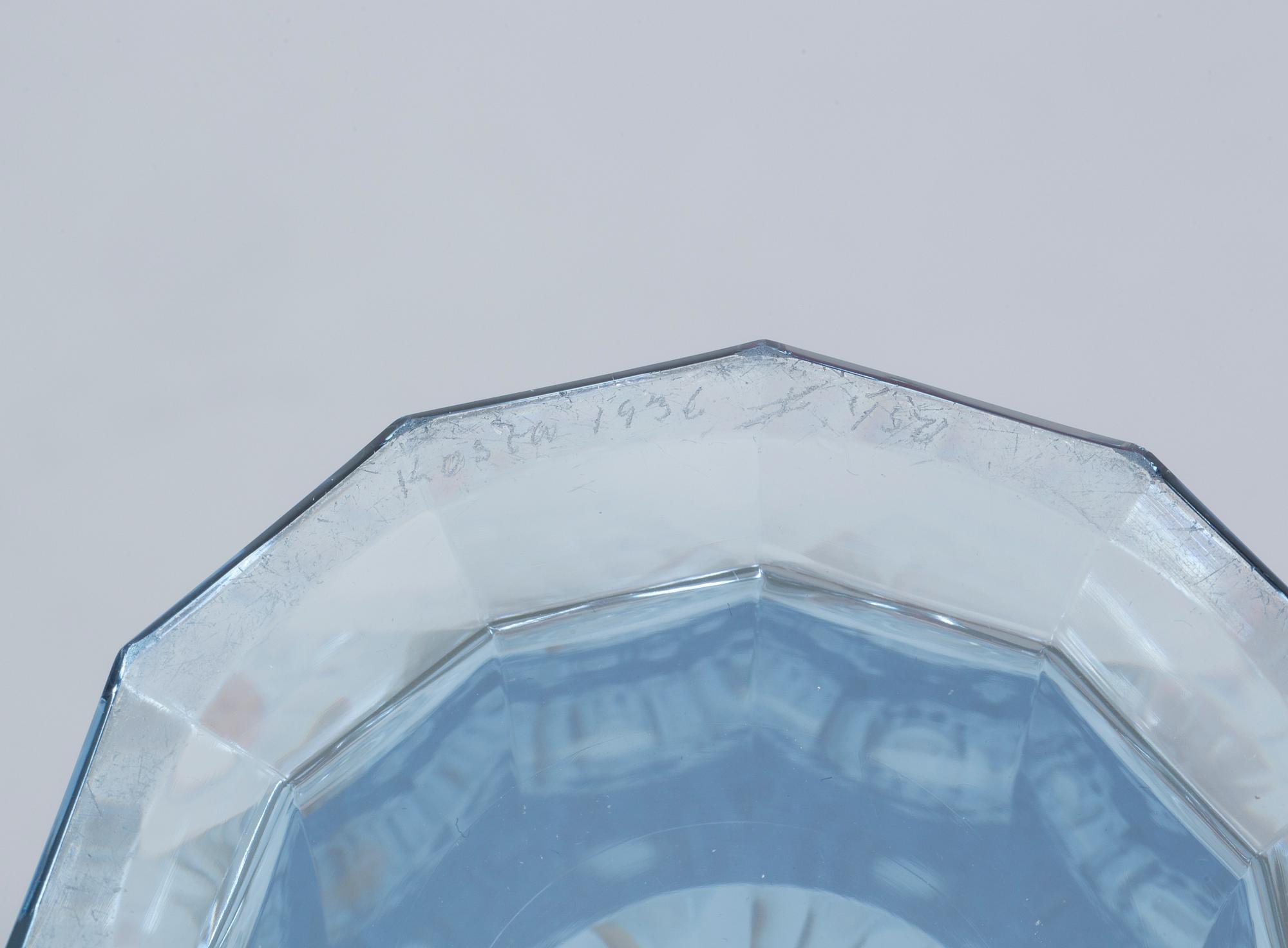 VAS, glas, Kosta daterad 1936.